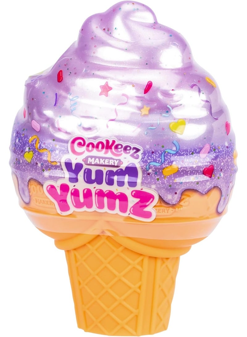 Cookeez Makery مجموعة كوكيز ميكري يوم يومز - عبوة من قطعتين، مليئة بالمرح واللذة! أضف المكونات واكتشف حيوانين أليفين قطيفة معطرين ولطيفين للغاية داخل مخروط آيس كريم يمكنك تخصيصه - قد تختلف الأشكال - Image 5